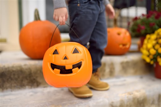 Trick-or-treat tips: Dietitian's advice for a safe and sweet Halloween