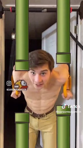 Carson : Fitness coach on TikTok