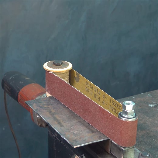 Metal DIY and Crafts Sanding Jig Idea | Metalworking TV