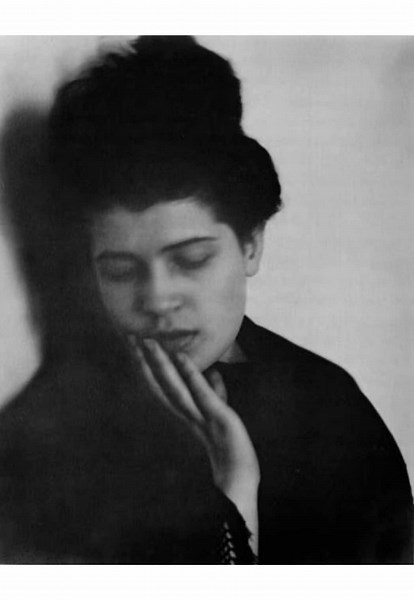 semiotic_guerilla_war (@semiotic_guerilla_war) - Tina Modotti Tina Modotti: Photographer, member of the Mexican Communist Party, and friend of Frida Kahlo. Tina Modotti (born Assunta Adelaide Luigia Modotti Mondini, August 16/17, 1896 – January 5, 1942) was an Italian American photographer, model, actor, and revolutionary political activist for the Comintern.[1][2][3] She left her native Italy in 1913 and emigrated to the United States, where she settled in San Francisco with her father and sist