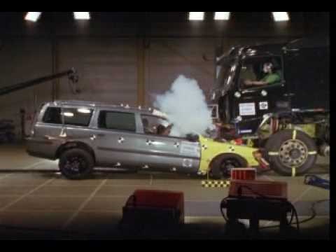 Volvo Trucks Safety - FUPS crash test