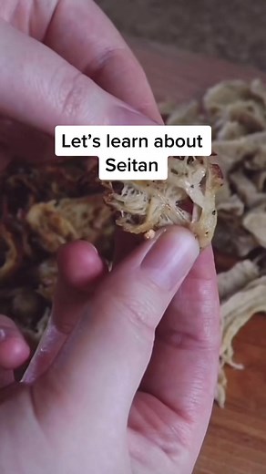 Let’s learn about Seitan for veganuary 🥬 #veganuary #seitan #veganmeat #plantbased #plantbasedrecipes #plantbasednutrition #plantbasedfood #veganfood #newvegan #meatalternative #plantbasedmeat #plantbasedmeals #vegannutrition