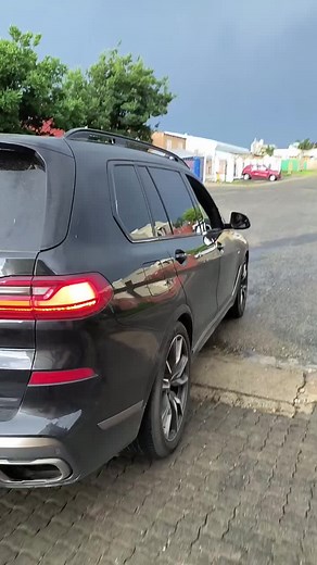 Bid Daddy 😎 Rogue Built! BMW X7 M50i fitted with Rogue Performance Catless Downpipes 💥 #rogue_performancesa #rogueperformancesa #rpsa #teamrogue #gonerogue #bmw #x7m50i #bmwx7m50i #mpower #southafrica #jhb