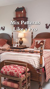 Wondering how to mix patterns without going overboard? Take cues from Country Sampler homeowner Bobbi Kennedy, who dressed a guest bedroom’s twin beds in color-coordinated style. ✨ 🏡: Bobbi and Bob Kennedy 📷: Gridley Graves Photographers | Country Sampler Home