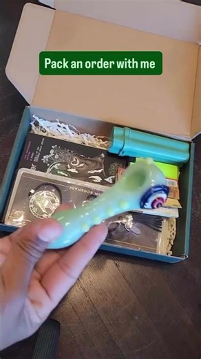 PACK AN ORDER WITH ME #booktok #bookishvibes #cute #gift #booklover #scifi #readingvibes