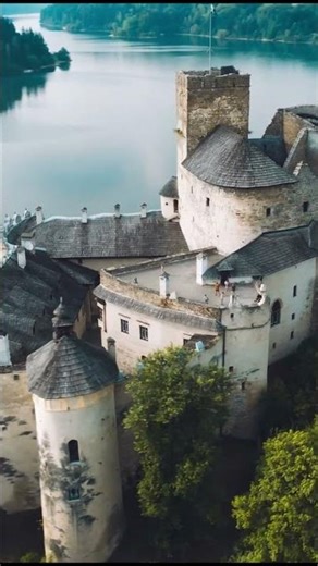 Real life Hogwarts in Poland 🏰 #shorts #castle #poland #visitpoland #niedzica #medieval
