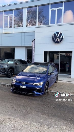 Golf 8R Review: Performance and Features Explained