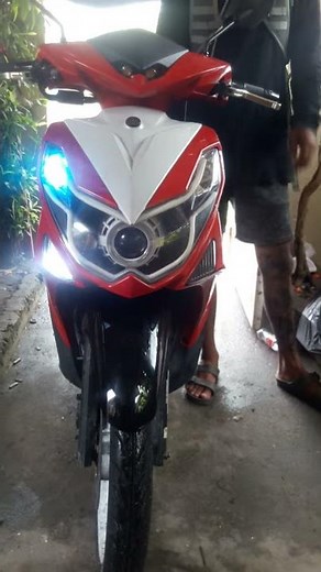 mio mxi 125 lights set up
