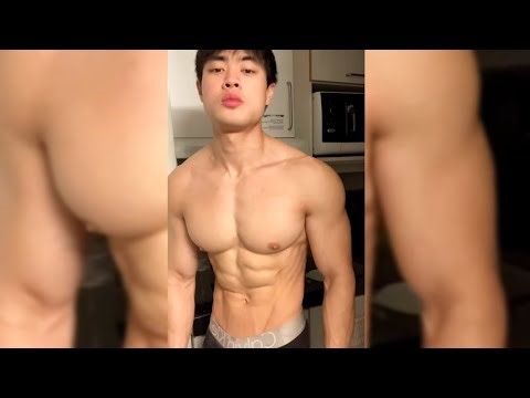 Young Bodybuilder Shows Incredible Muscle Controll - 3D