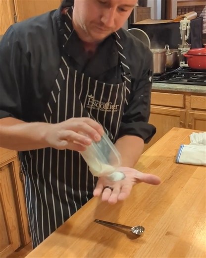 537K views · 3.2K reactions | Professional chef has a tattoo on the palm of his hand for teaspoon and tablespoon measurements 勞 籠 | FOODbible | Facebook