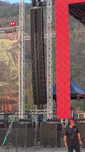 Tebak berapa harga line array kiri dan kanan??