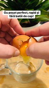 1.2M views · 10K reactions | Ou poșat perfect, rapid și fără batăi de cap! #truc #simplu #hack #rapid #farabataidecap #ouposat #poșat #oua #microunde #dinviatanoastra #perfect #gatim #foodhacks #trucrapid #reteta | Aventurile omului simplu | Facebook