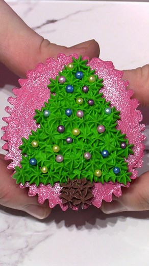 Cupcake Piping Techniques for Beginners Part 145 #Christmas #cake #cakedecorating | Rachels Enchanting Cakes