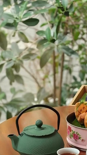 Papillon is ready to spill the tea 🍵🦋 A full spread of savory and sweet South East Asian inspired treats with your choice of tea. These were all made or baked in-house, while our tea options were carefully blended from tea leaves sourced from all over the region. Available from 2PM to 6PM, 7 days a week, but please reserve ahead. For menu, reservations and inquiries, please DM or message us at 63 905 445 7242 #wheretoeat #restaurantsinmakati #salcedovillage #hightea #musttry #salcedo #makati #