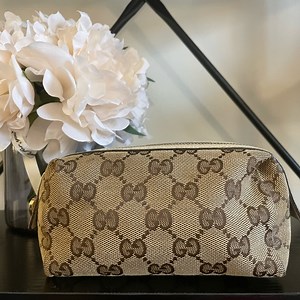 GUCCI Vintage Brown Logo Monogram Pouch with Gucci Heart Charm GUC 🤎🤎🤎