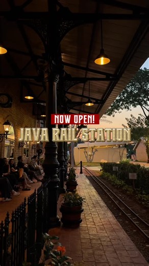6.6K views | All aboard to the past!✨ Java Rail Station hadir dengan tema stasiun Jawa tua di era kolonial, membawa suasana klasik yang penuh nostalgia! Setiap sudutnya dibuat dengan detail, bikin kamu serasa melangkah ke masa lalu 癩 Sekarang, pengalaman memesan tiket SQP Express jadi lebih seru dan berkesan, seperti perjalanan waktu menuju pesona Jawa tempo dulu #SQPPark #SQPExpress #JavaRailStation #MiniTrain #Nostalgia | Scientia Square Park | Facebook