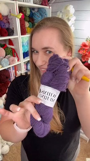 Looking for some fun scarf, cowl and shawl patterns? Get 65 of them here in this easy to follow ebook! --> https://www.nickishomemadecrafts.com/crochet-scarves-cowls-shawls-made-easy/ | Crochet Patterns & Tutorials by Nicki's Homemade Crafts