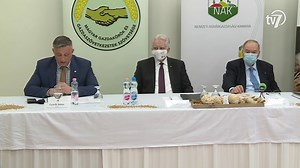 Minden egyes búzaszem számít – ezzel a jelmondattal indult útjára 2021-ben a Magyarok Kenyere Program, amelynek Békés megyei nyitórendezvényét csütörtökön délelőtt tartották Békéscsabán. A tájékoztatót követően ünnepélyesen is átadták a NAK Békés Megyei Igazgatóságának megújított székházát. | Behir.hu | Facebook