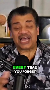 A Brain Glitch You Can’t Stop 😳 Your brain can lose a thought in less than a millisecond—before you even realize it existed. Here’s the science behind that sudden freeze. #ScienceFacts #Neuroscience #HumanBrain #DidYouKnow #MindBlown #ScienceReels #CrazyFacts #LearnOnFacebook #Education #BrainFacts #CosmicClues #PsychologyFacts #science #universe #human #memory #neildegrassetyson | Cosmic Clues