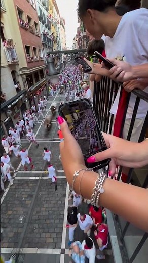 Running with the Bulls in Pamplona – Wild San Fermín Festival 2025 Craziness! #bulldodging #bull