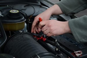 A Proper Way to Check Car Battery Water Levels