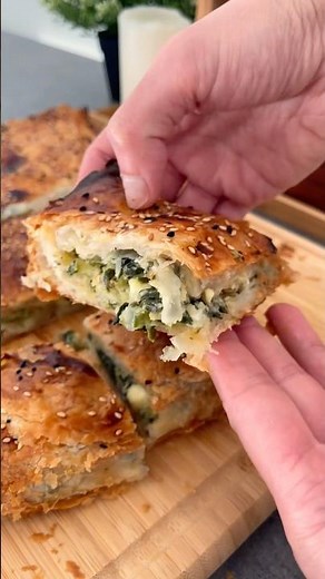 Cheesy Potato & Spinach puff pastry pie
