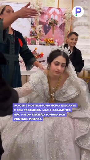 Pontualizei on Instagram: "Imagens de um casamento que circulam nas redes sociais têm chamado atenção do público. Na gravação, a noiva aparece visivelmente elegante, com produção impecável, vestido bem ajustado e maquiagem refinada. Apesar da aparência deslumbrante, o que mais repercutiu foi a informação de que a jovem teria se casado contra a própria vontade. #Love #Amor #Relacionamento #Polemica"