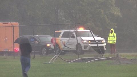 Plane ends up on 17th hole of Seneca Golf Course after overshooting runway