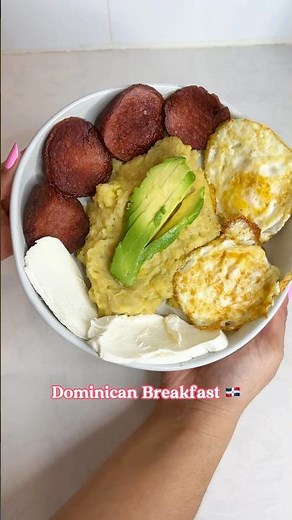 Classic Dominican Breakfast 🇩🇴 | Mangu con Salami, Queso de Hoja, Huevo, y Aguacate #breakfast