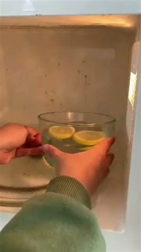 This Microwave Cleaning Hack Is Genius 😱