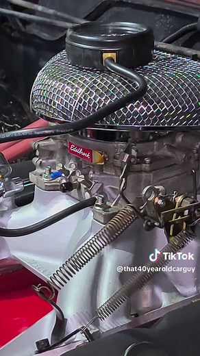 Tuning an Edelbrock Carburetor with a Vacuum Gauge