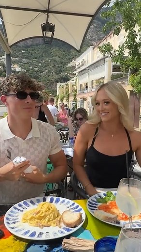 Another jam-packed day! Loved every moment though and pizza at the end of the night was the perfect end to another perfect day 🥰 | The Rybka Twins