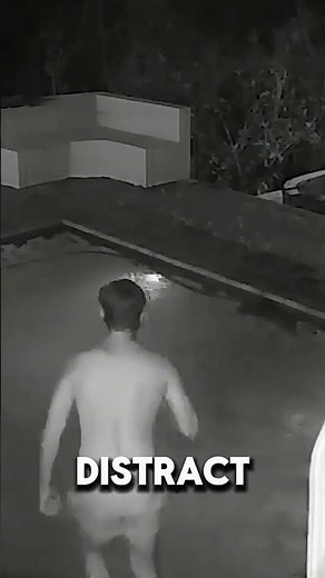 Mountain Lion Charges at Hiker Caught on Camera