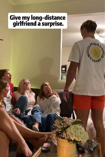 Surprising My Long-Distance Girlfriend: An Emotional Reunion