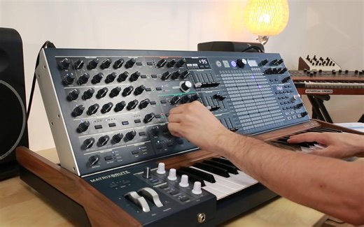 ARTURIA MatrixBrute 模拟矩阵合成器教程第四集——模拟电路效果器[中文字幕]