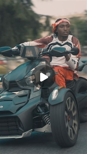 L2B Gang on Instagram: "J’crois que j’dois remettre les pendules à l’heure 🕰️ À Vendredi Le Cercle ⭕️ 🎵: @le_marvbout"