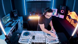 1.2M views · 29K reactions | • DJ MICKY | LA PREVIA #3 • RETRO | REGGAETÓN | MAMBO | LATÍN HOUSE | DJ MICKY Bo. | Facebook