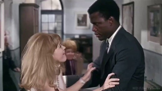 "To Sir with Love" was written especially for the 1967 film of the same name with Sidney Poitier. Lulu, who was only 19 years old, not only sang the track but also acted in the film (it was her film debut, playing one of the rebellious students). She hated all the theme options the producers had chosen and practically forced the composer Mark London (husband of her manager) to write the melody within minutes. The result? The best-selling single of 1967 in the US (5 weeks at #1 on the Billboard c