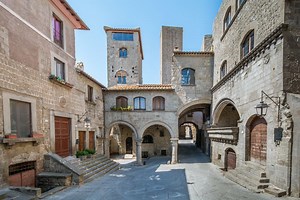 Viterbo City Guide, tourist information, what to see and do.