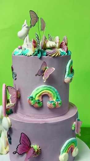 #unicorncake #rainbowcake #cakedecorating #cakevideo #buttercreamcakes