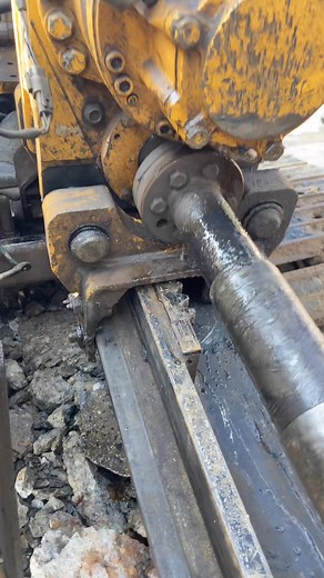 240 reactions · 5 comments | Old gearbox and old machine for vermer 24*40 #reels #newreelslシ #newreels2025 #viralreels #reelsonfb #newviraltrendingreels #reelstrending #newviralreels #reelsvideo #trendingviralreels #facebookreels | Nadim Ali | Facebook