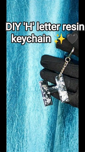DIY 'H' letter resin keychain✨🖤#diy #resin #resinart #keychain #easy #black #trending #shorts #fypシ