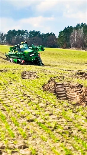 How do you get that Stuck? #tractor #johndeere #mudding