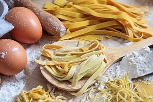 Pasta fresca all’uovo – tagliatelle fatte in casa ricetta facile - Fatto in casa da Benedetta