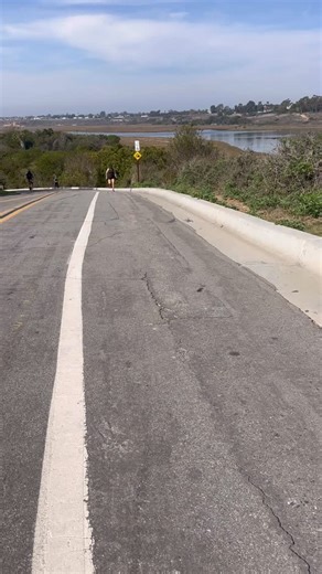 Melissa Gonzalez on Instagram: "Hill sprints hit different!! Why you record workouts? Recording your workouts helps you see what you can’t feel in the moment. You catch your form mistakes, notice where you slow down and track small improvements over time! 📹: K.C. #hillsprints#runform#speedwork#refereelife#formcheck#runprogress#consistencyiskey#throwbackthursday"