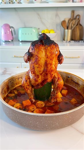 دجاج القنينة !!! المكونات \t•\tدجاجة كاملة وزن 1200 غرام 🥣 مكونات الصوص \t•\tعصير 2 ليمونة \t•\t3 فصوص ثوم مهروس \t•\t3 ملاعق كبيرة كاتشب \t•\t¼ كوب عصير تفاح \t•\tملح حسب الذوق \t•\tفلفل أسود \t•\tبابريكا \t•\tأوريجانو \t•\tبودرة ثوم \t•\tبودرة بصل \t•\tماء مغلي (حسب الحاجة) #tiktokcookbook