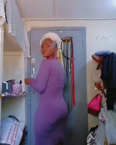 " DJ LEWIS CHANTE QUOI MÊME " est entrain de danser #Apoutchou le morceau de l'année sans s'en rentre compte 😂... Bon début de week-end à vous. #DjLewis #AfroDecaleHouse #Apoutchou | Dj Lewis