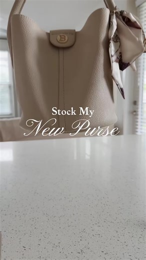 Smart Home Mastermind on Instagram: "Review Psychology: Why 5 Stars Aren’t Always Genuine Reviews on Amazon shape nearly every purchasing decision. Yet consumers often overlook the psychological patterns behind them. A cluster of overly enthusiastic 5-star reviews appearing in a short timeframe can indicate incentivized review campaigns. On the other hand, extremely negative reviews sometimes come from customers with unrealistic expectations or unrelated frustration. The true insight lies in the