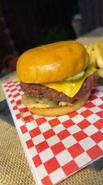 This Is How You Make the PERFECT Smoked Burger 🤤