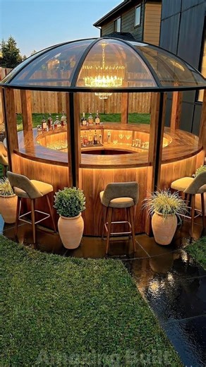 Turning Cheap Pallets Into a $4,999 Backyard Bar